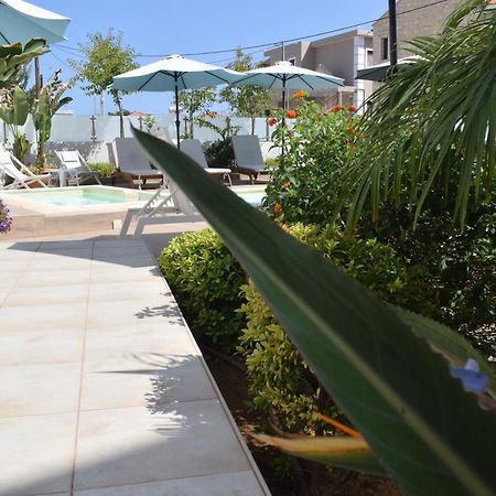 Four Seasons Homes Stalos Exterior photo