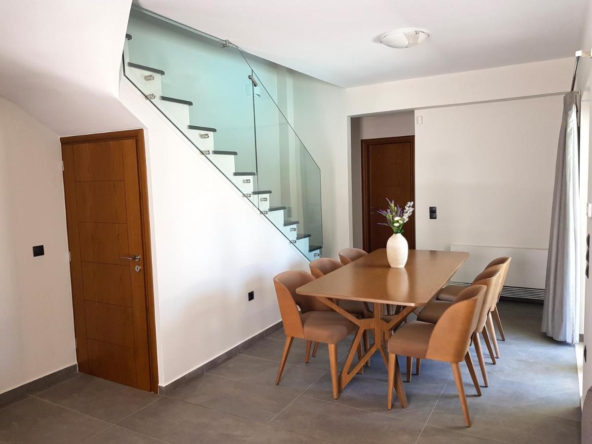Four Seasons Homes Stalos Exterior photo